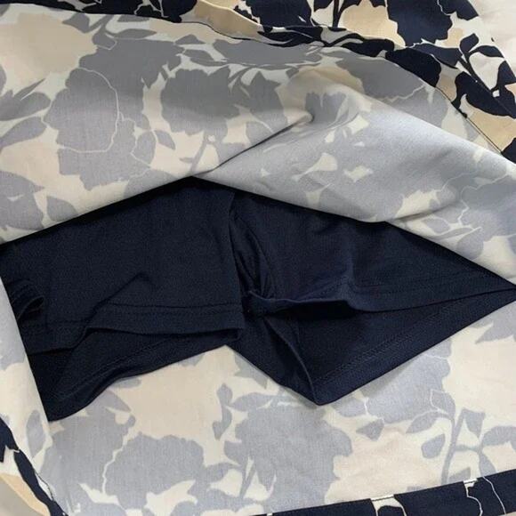 Rafaella Navy Blue Floral Pull-on Comfort Stretchy Skort Skirt Side Slits Sz M - Picture 7 of 9
